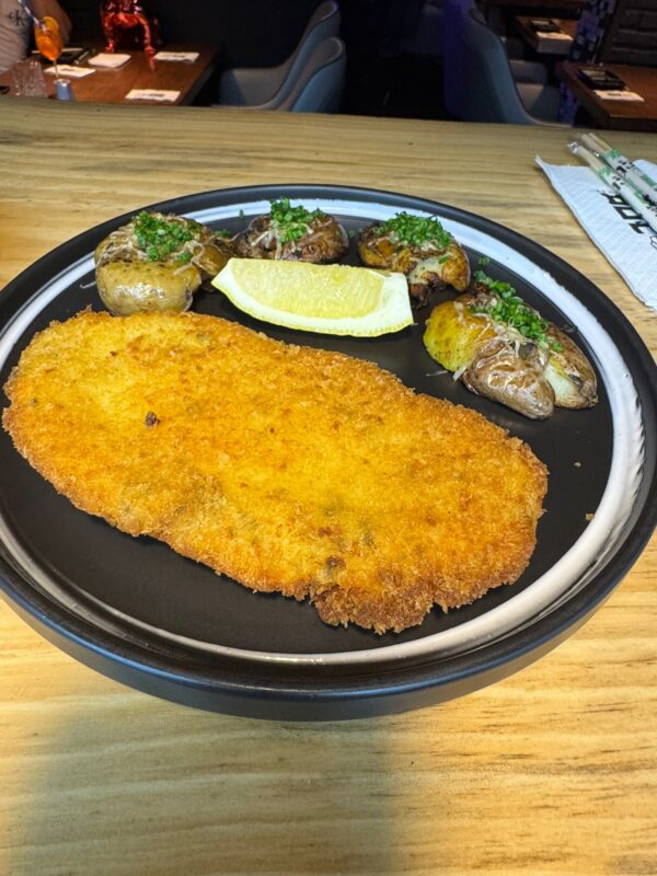 Milanesa de pollo rebozada en panko